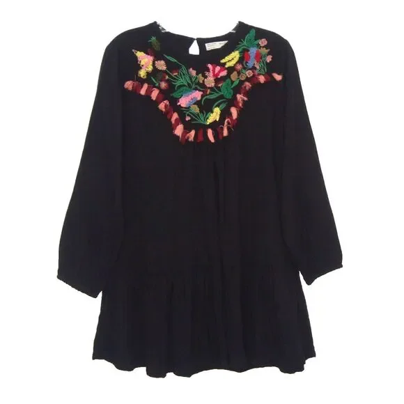 zara embroidered dress with tassels ZARA EMBROIDERED PANEL MINI DRESS Short V-neck dress with a drawstring with tassels and long sleeves. Featuring embroidery detail on the front